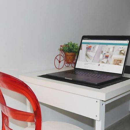 2 Bedrooms Apartment Close To Metro Dafni In Atene Esterno foto