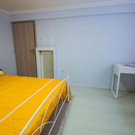 2 Bedrooms Apartment Close To Metro Dafni In Atene Esterno foto