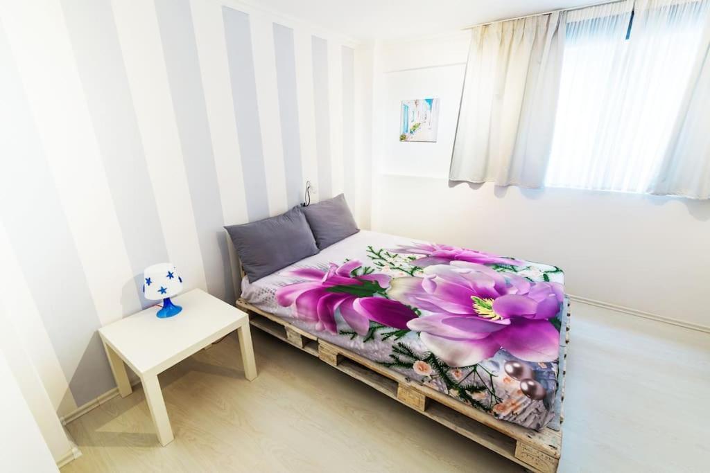 2 Bedrooms Apartment Close To Metro Dafni In Atene Esterno foto