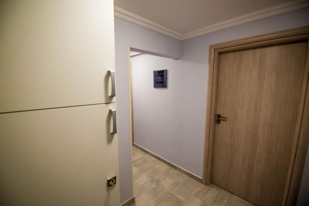 2 Bedrooms Apartment Close To Metro Dafni In Atene Esterno foto