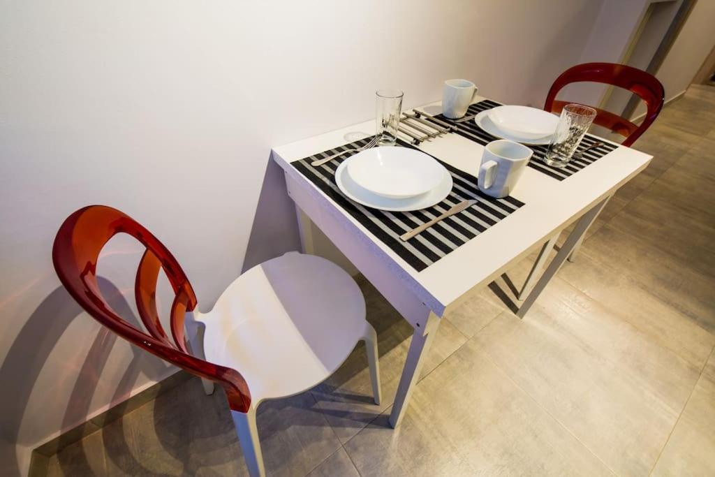 2 Bedrooms Apartment Close To Metro Dafni In Atene Esterno foto