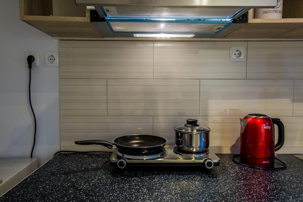 2 Bedrooms Apartment Close To Metro Dafni In Atene Esterno foto